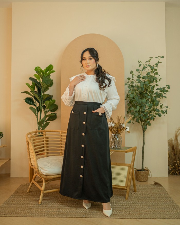 Ji-Soo Button Skirt (Black)